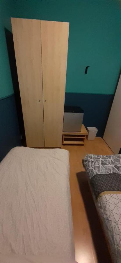 Charlotte, Not For Parties, Not A Hotel, Room With Shared Bathroom, No Kitchen Amsterdam Dış mekan fotoğraf