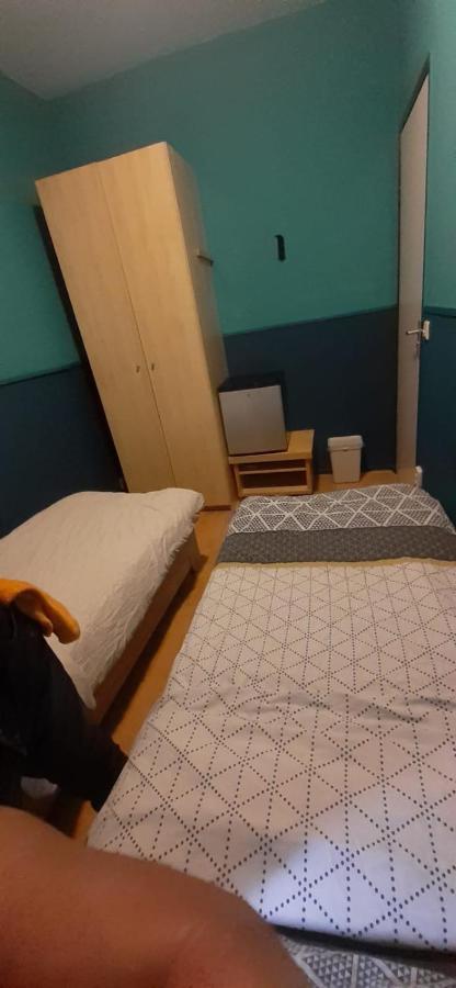 Charlotte, Not For Parties, Not A Hotel, Room With Shared Bathroom, No Kitchen Amsterdam Dış mekan fotoğraf