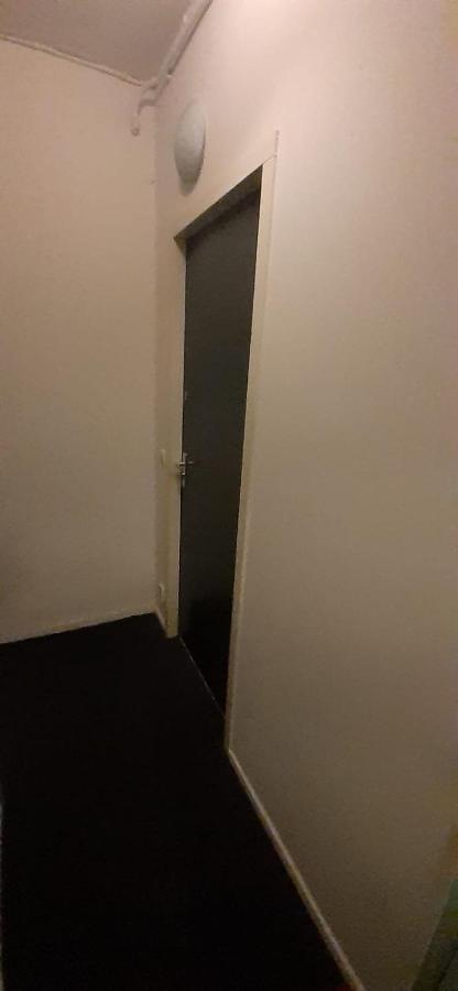 Charlotte, Not For Parties, Not A Hotel, Room With Shared Bathroom, No Kitchen Amsterdam Dış mekan fotoğraf