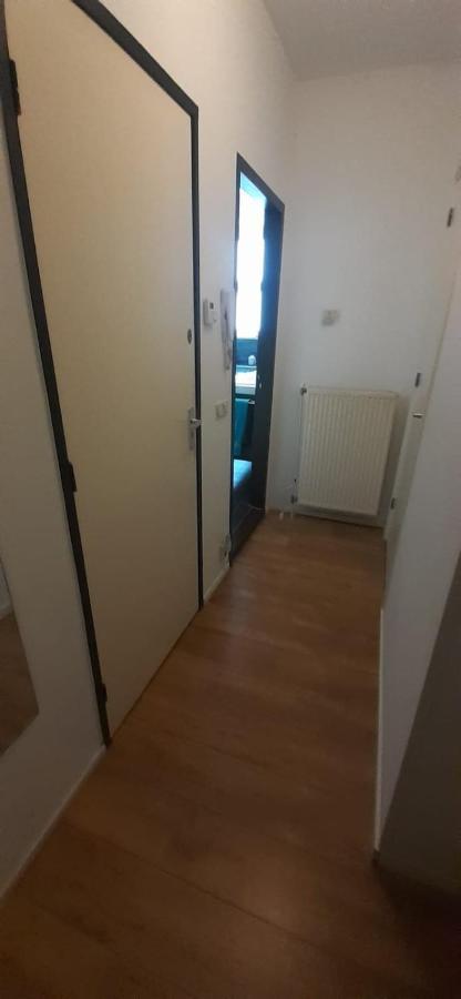 Charlotte, Not For Parties, Not A Hotel, Room With Shared Bathroom, No Kitchen Amsterdam Dış mekan fotoğraf