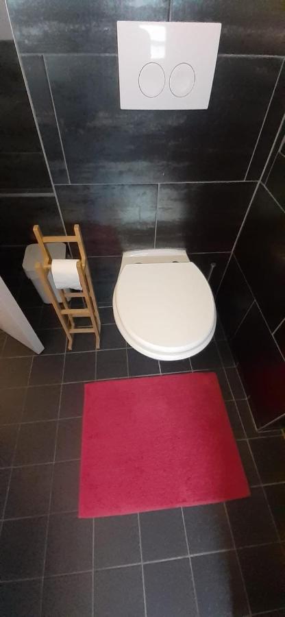 Charlotte, Not For Parties, Not A Hotel, Room With Shared Bathroom, No Kitchen Amsterdam Dış mekan fotoğraf
