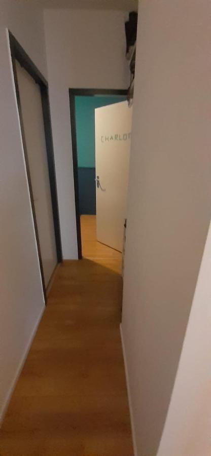 Charlotte, Not For Parties, Not A Hotel, Room With Shared Bathroom, No Kitchen Amsterdam Dış mekan fotoğraf