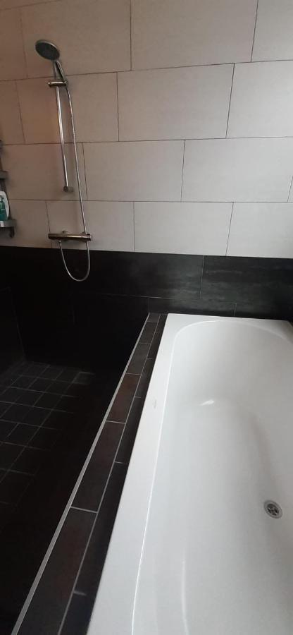 Charlotte, Not For Parties, Not A Hotel, Room With Shared Bathroom, No Kitchen Amsterdam Dış mekan fotoğraf