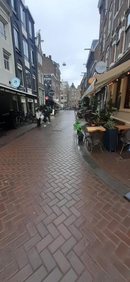 Charlotte, Not For Parties, Not A Hotel, Room With Shared Bathroom, No Kitchen Amsterdam Dış mekan fotoğraf